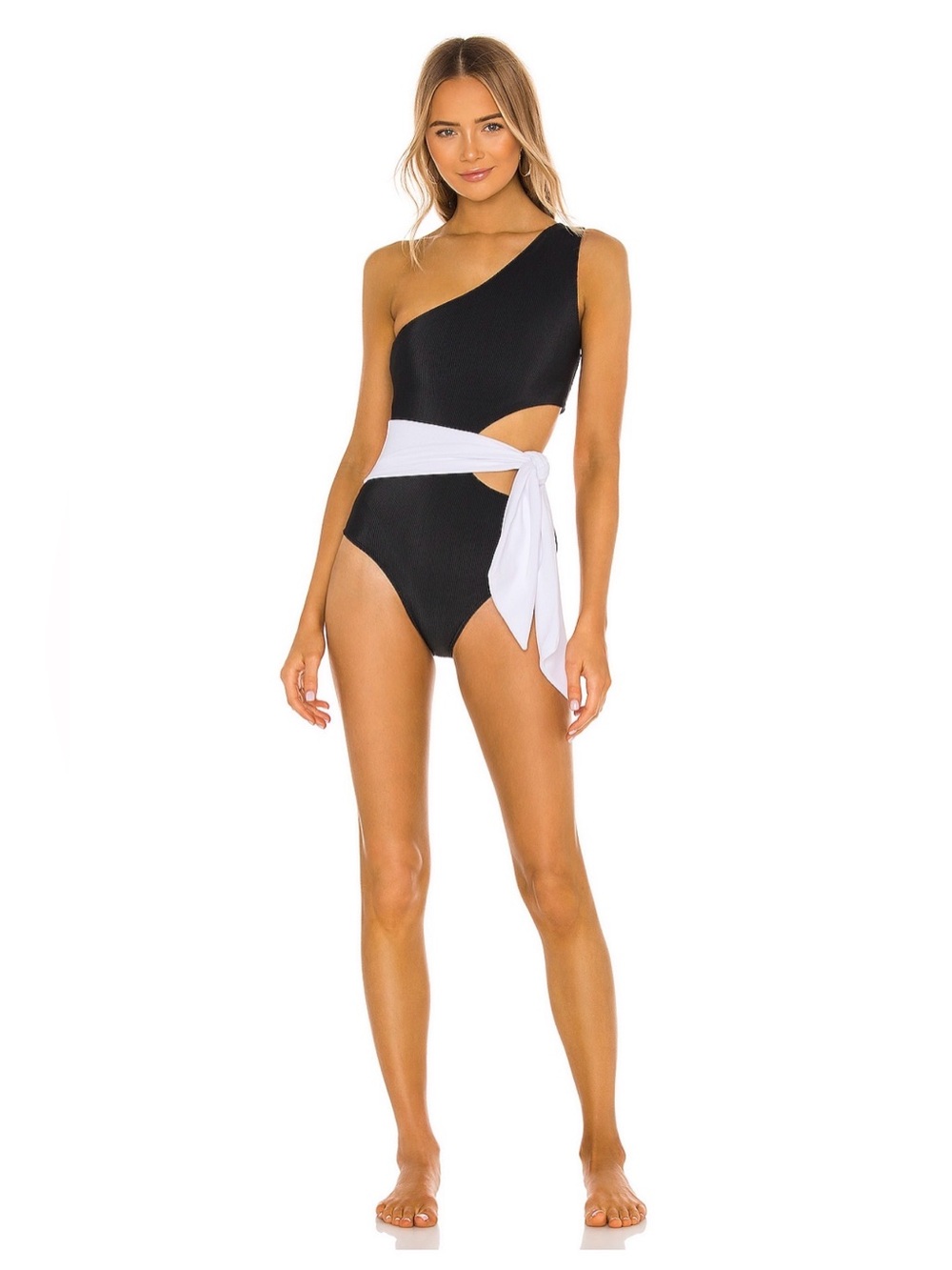 🦞MUST HAVE🦞 CARLIE ONE PIECE IN BLACK & WHITE BEACH RIOT SWIMSUIT (size L)